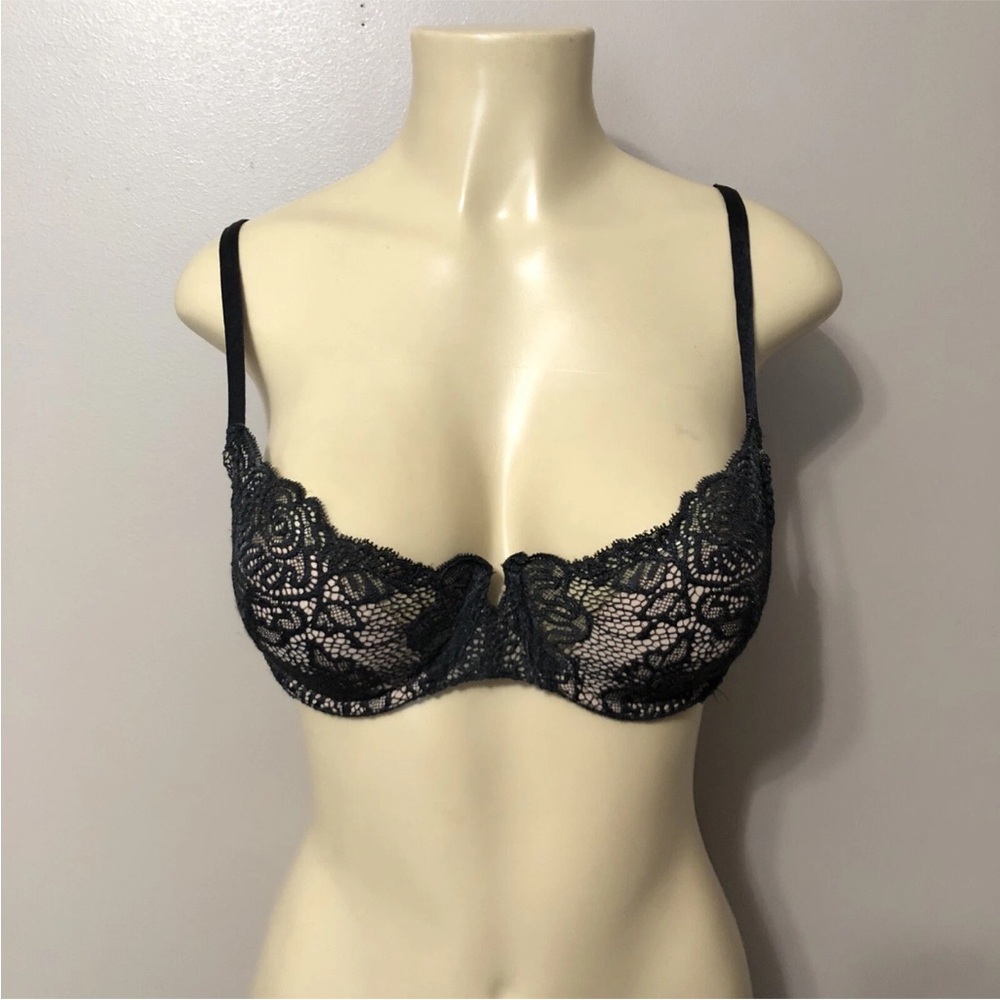 Victoria’s Secret Very Sexy Push Up Without Padding Nude/Gray Lace Bra Size 36C